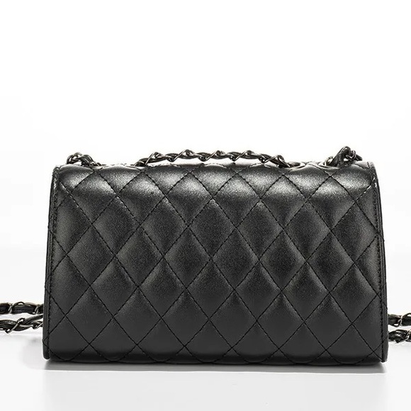 Elegant Black Quilted Women's Bag - Picture 9 of 15